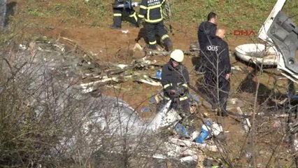 Kocaeli Freni Boşalan Kamyon Tarlaya Uçtu: 1'i Ağır 3 Yaralı