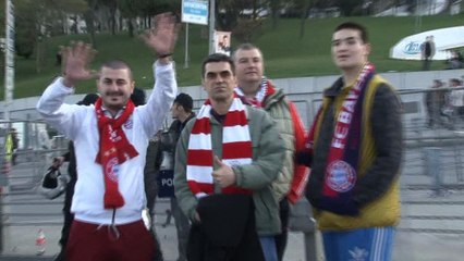 Bayern Münih taraftarı stada geldi