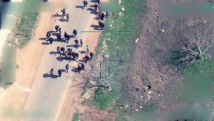 Terör örgütü sivillerin Afrin'den çıkışını hendeklerle engelliyor