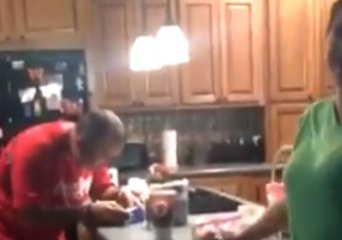 Dad Accuses His Wife of Stealing His Cookies and It Doesn't Go Down Well