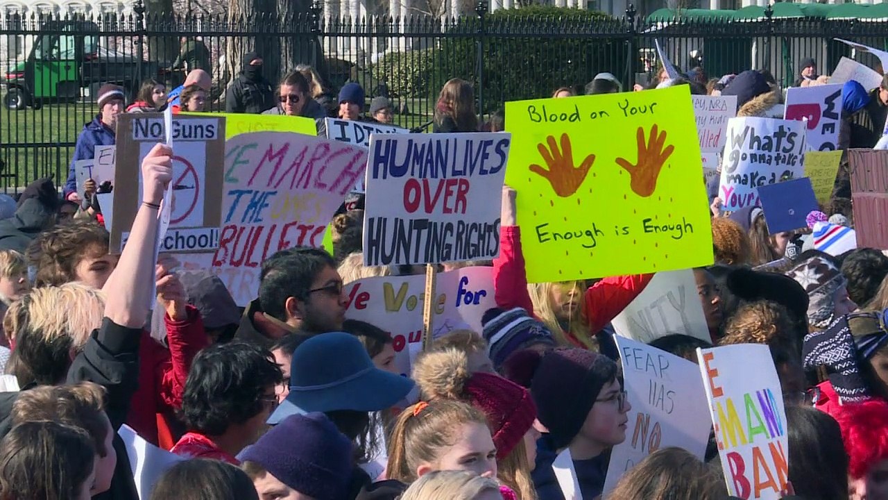 Les lycéens contre les armes à feu devant la Maison Blanche