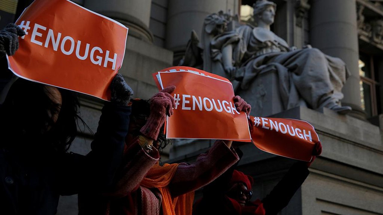 1 Monat nach Schulmassaker: Schüler verlassen Untericht