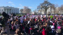 US students protest gun violence outside White House
