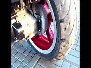 Скутер-как заменить заднее колесо,нюансы,демонтаж,монтаж.Scooter-how to replace the rear wheel