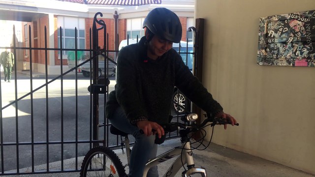CGénial - Recharger son téléphone à vélo - Manon G. Emma L. Manon F.