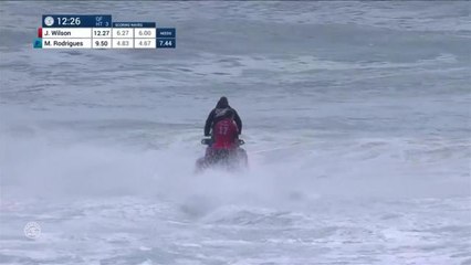 Adrénaline - Surf : Julian Wilson with an 8.17 Wave vs. M.Rodrigues