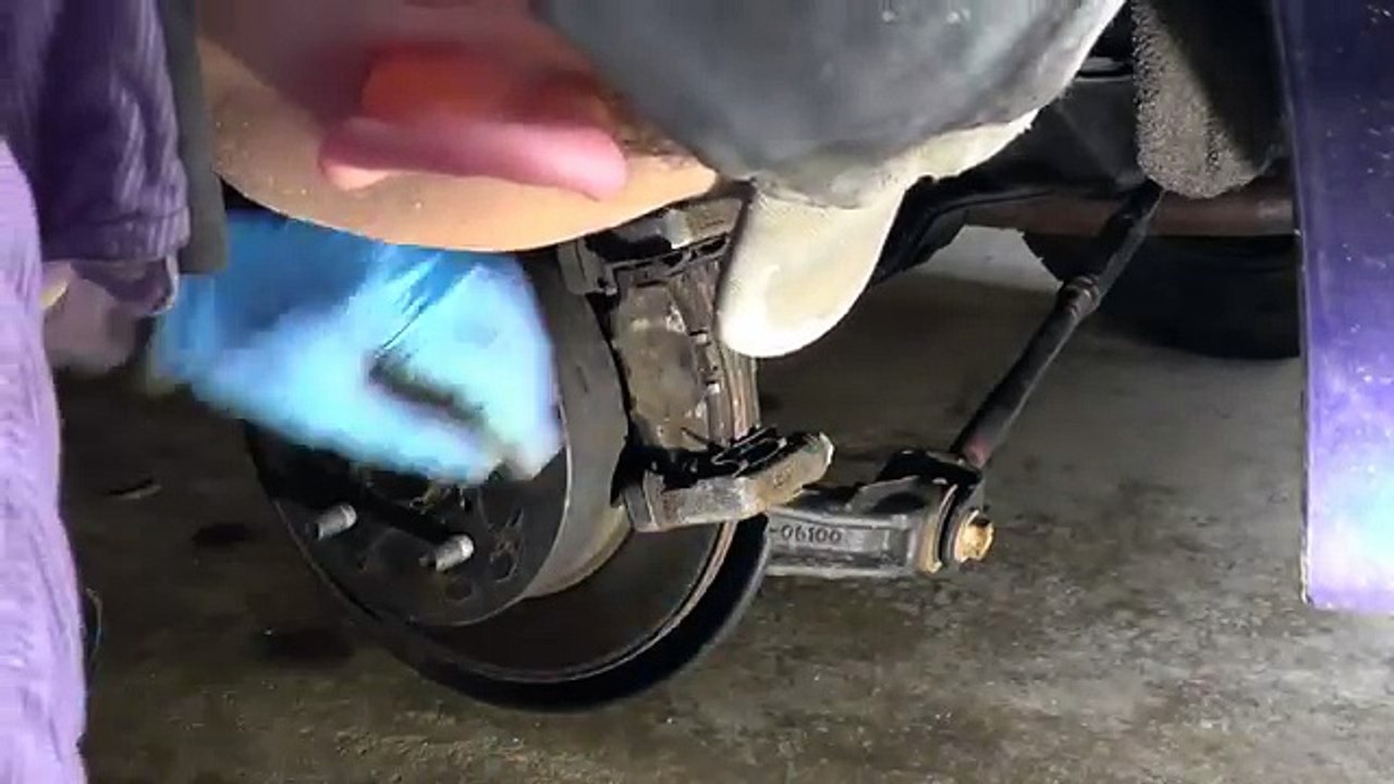 How to Replace rear Brakes on Toyota Camry 20072017 video Dailymotion