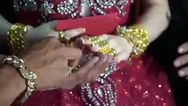 Đám cưới cô dâu chú rể đeo 100 cây vàng đến mức trĩu cổ, chật kín hai tay ở Cà Mau