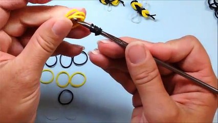NEW Rainbow Loom-LESS CUTE BEE EASY Charm Tutorials by Crafty Ladybug /How to DIY