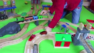 ПАРОВОЗИК ТОМАС Ищет Дорогу - Деревянная железная дорога Thomas and Friends Find the Way Toy Trains