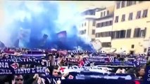 I tifosi della Fiorentina cantano “c’è solo un capitano” salutano così il feretro di Davide Astori
