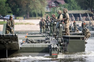 Army Engineers Build Floating Bridge