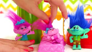 Trolls Movie Poppy & Branch put Baby Poppy to Sleep. Belle, Moana, Beast & Maui help by Singing!