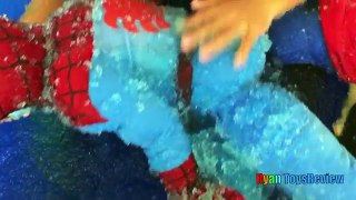 Gelli Baff and Giant Balloon Pop Surprise Toys