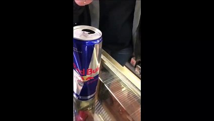 Une souris morte au fond de son RedBull