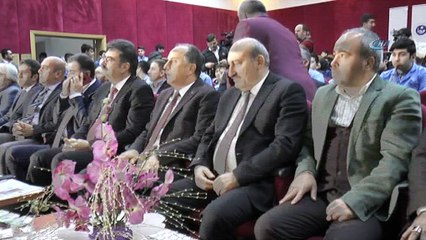 Liseli gençler Osmanlıca yarışıyor