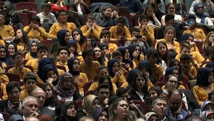 Milli Eğitim Bakanı İsmet Yılmaz: “Bize ait olan değerlerin gelecek kuşaklara aktarılması için değerler eğitiminin eğitim, öğretim sistemimizin bütününde yer almasını istiyoruz. Bu eğitim öğretim yılında tüm eğitim kurumlarımızın güncelle