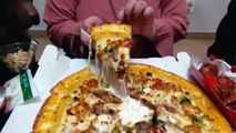 Eating Pizza and Chicken - Ăn Hết Cả Cái Pizza Khổng Lồ Cùng Rất Nhiều Gà Chiên Giòn Siêu Hấp Dẫn -Yang Soobin 2017