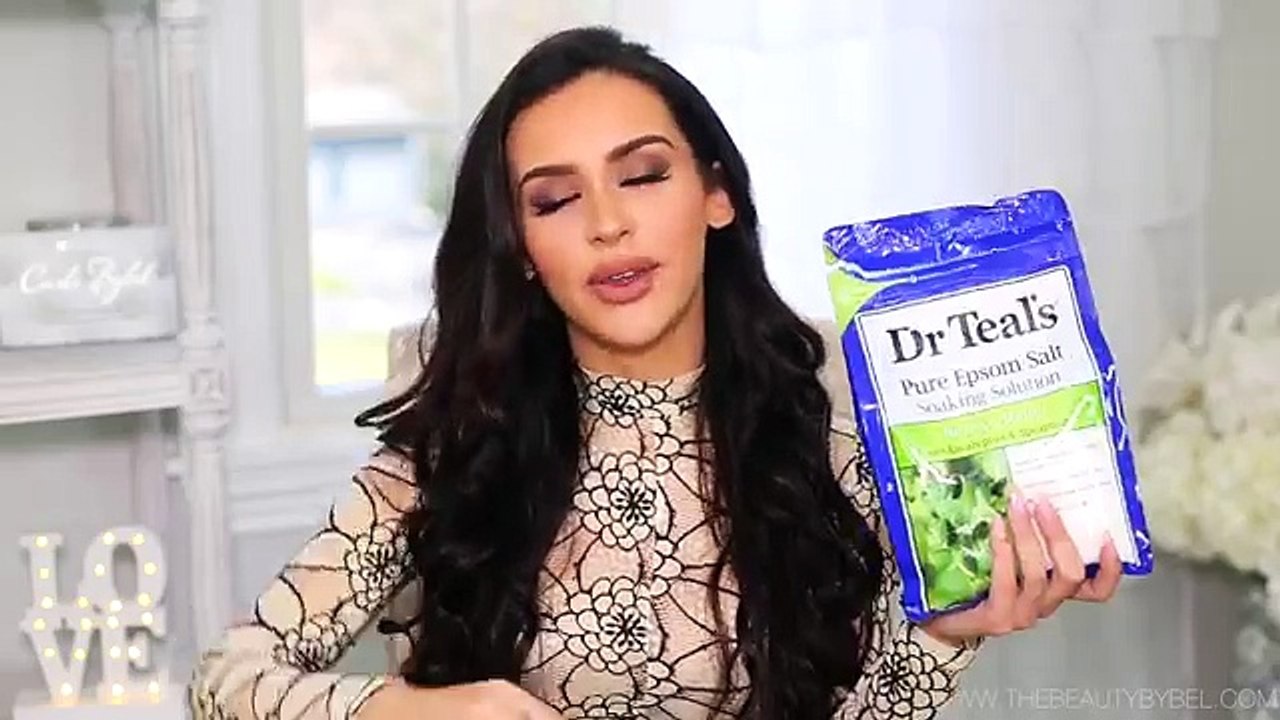 WHATS IN MY SHOWER? | Carli Bybel