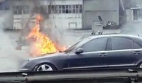 Lüks otomobil alev alev yandı