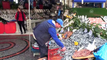 Fiyatlar düştü balık tezgahları alıcıları bekliyor - EDİRNE