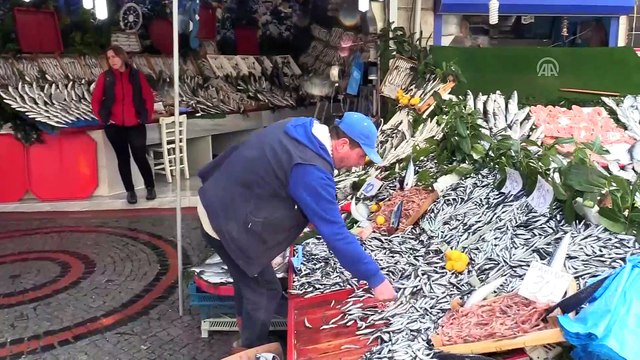 Fiyatlar düştü balık tezgahları alıcıları bekliyor - EDİRNE