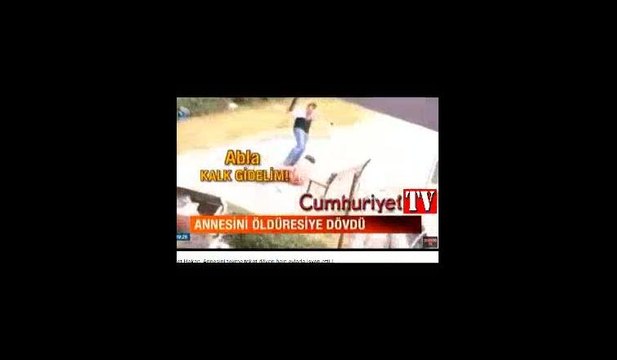 Annesini para vermediği için sokak ortasında darp etti