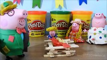 Festa Junina da Família Peppa Pig com Play-Doh! Papai, Mamãe, Peppa e George Pulam a Fogueira!