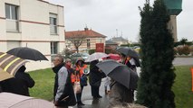 Résidents, aides-soignants et habitants solidaires avec l'Ehpad Les Corolles, à Ancenis