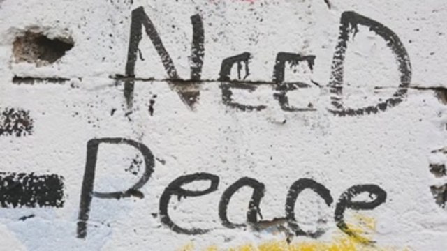 Decenas de artistas y activistas yemeníes se unen por la paz y la tolerancia