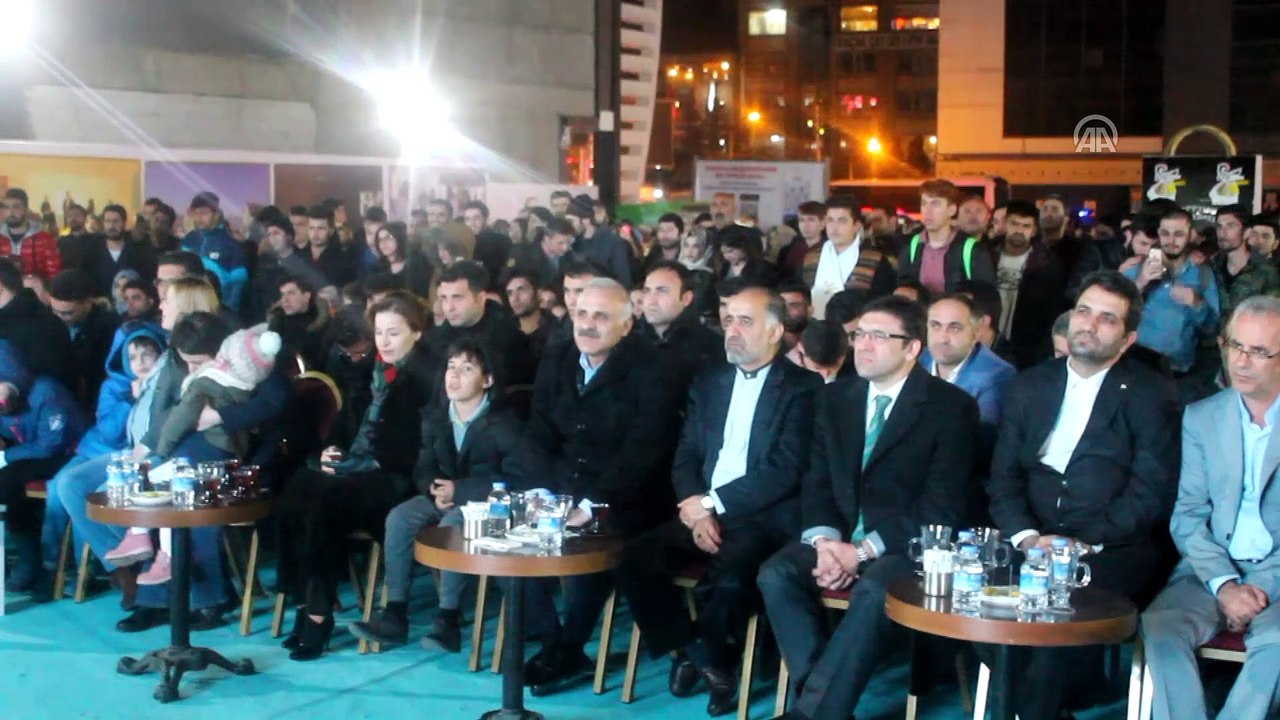 Alışveriş festivali - Canlı müzik ve havai fişek gösterisi - VAN