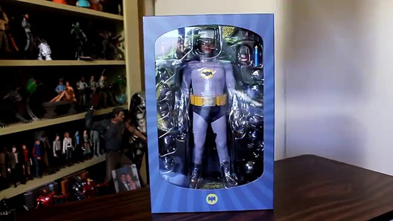 Batman 1966 Hot Toys figure review