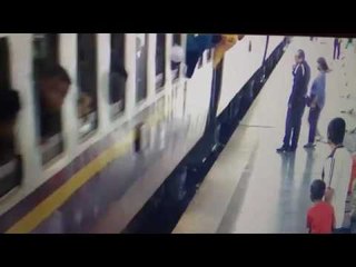 สลด! ชายชราวัย 62 เสียหลักตกรถไฟดับ ร่างถูกลากไปไกลหลายเมตร