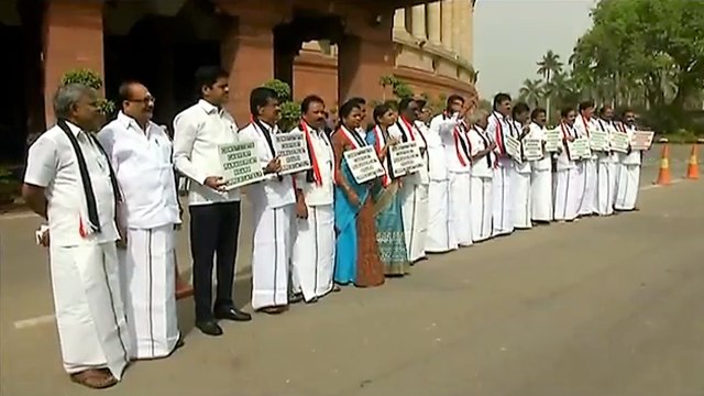 AIADMK Protest over Cauvery Water dispute continues in Parliament; Watch Video | Oneindia News