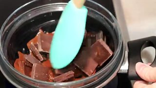 How to make a homemade chocolate egg with a balloon
