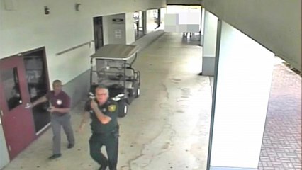Vidéo à charge pour le policier du lycée de la tuerie de Parkland