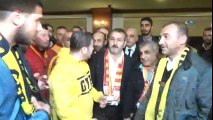 Taraftarlardan Derbi Öncesi Anlamlı Buluşma