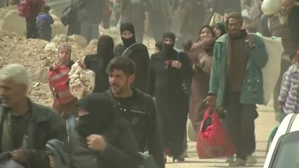 시리아 동구타에서 주민 만2천여 명 탈출 / YTN