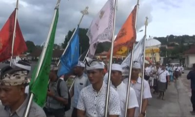 Warga Hindu di Ambon Gelar Ritual Melasti