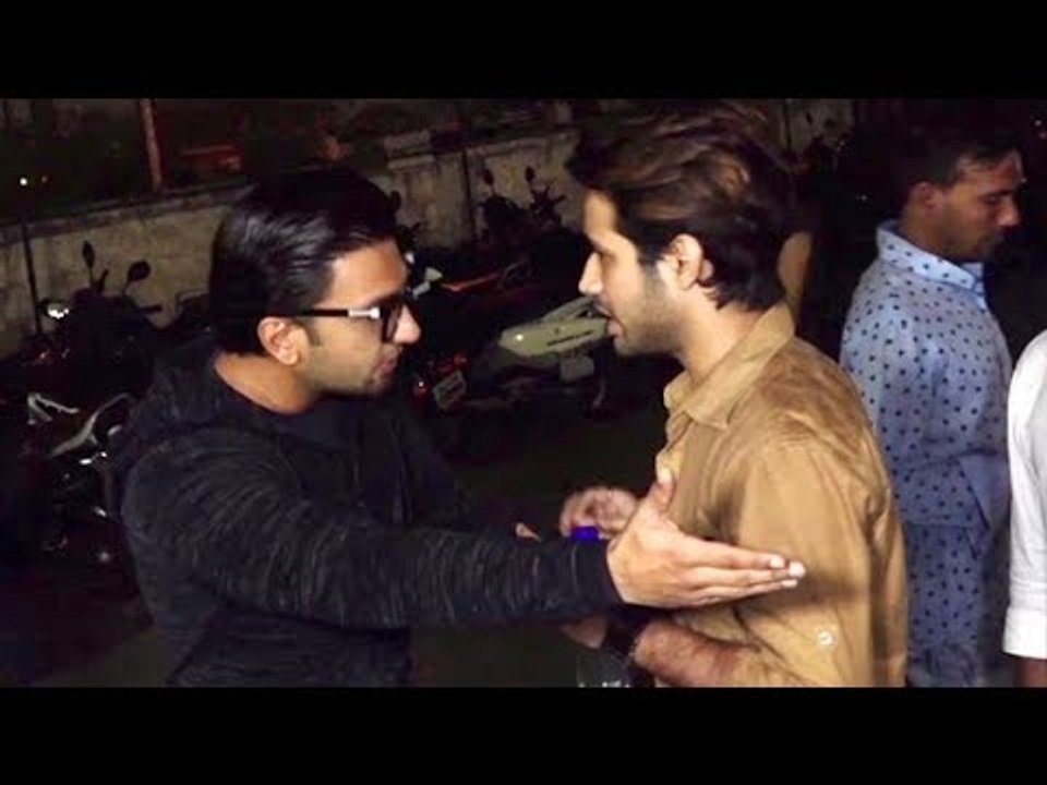 Ranveer Singh Gets ANGRY With Fans While Posing For Media | Bollywood Buzz