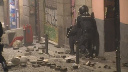 Graves disturbios en Lavapiés tras la muerte de un mantero