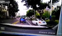 Il pourchasse un scooter et le renverse simplement parce qu'il a pilé devant lui