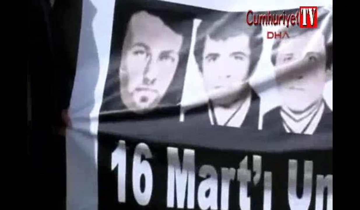 16 Mart 1978'de öldürülen 7 öğrenci  İstanbul Üniversitesi Eczacılık Fakültesi önünde anıldı