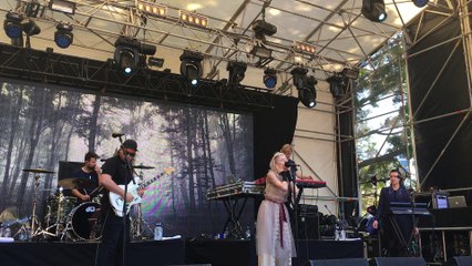 Aurora, "Black Water Lilies", Live at Laneway Festival, Auckland, New Zealand