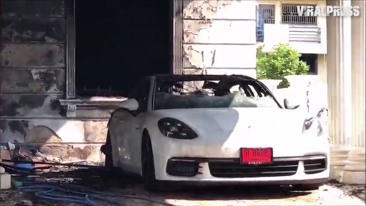 Porsche Panamera Battery Catches Fire
