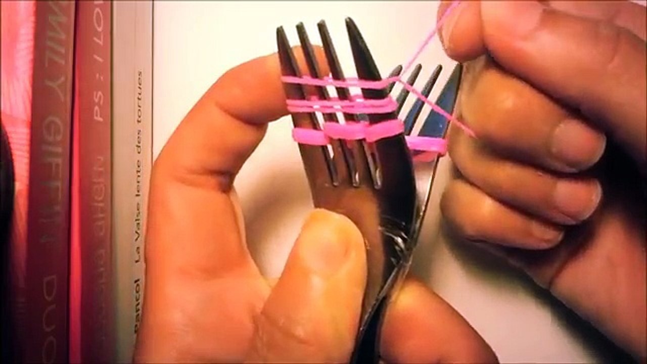 Comment faire un coeur avec des élastiques sans machine