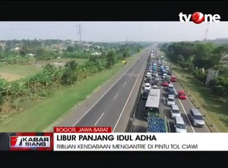 Ribuan Kendaraan Masih Antre Menuju Puncak Bogor
