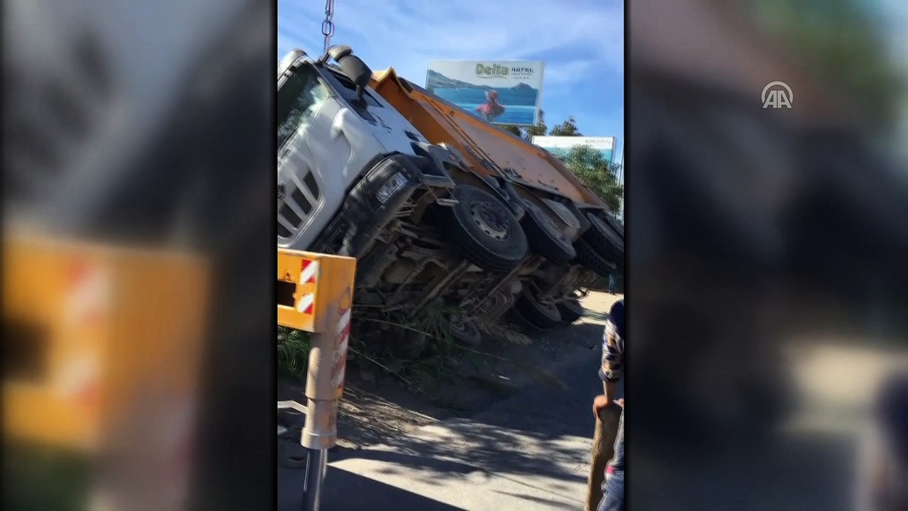 Hafriyat kamyonunun devrilme anı güvenlik kamerasında - MUĞLA