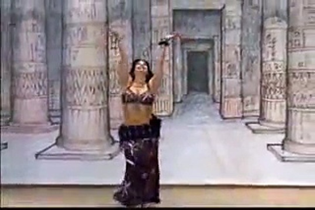 الرقص على الطبلة والراقصه ليليان