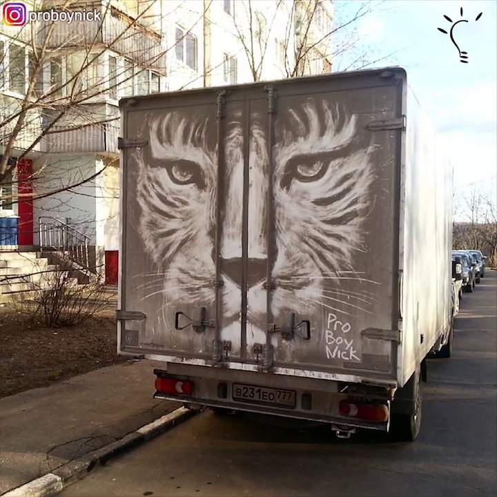 Certain écrivent des conneries sur vos voitures sales, lui ils fait des oeuvres d'art